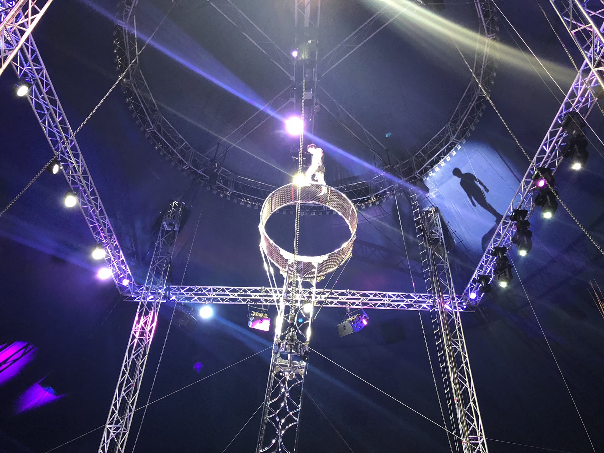 death-defying stunts at Cirque Italia
